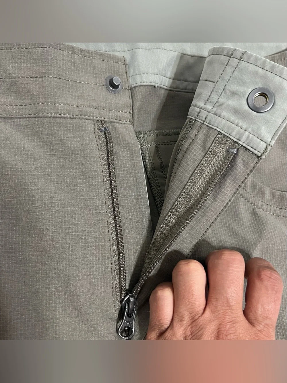 KÜHL Men’s Hiking Trail Shorts Khaki Performance Outdoor Utility Cargo Stretch